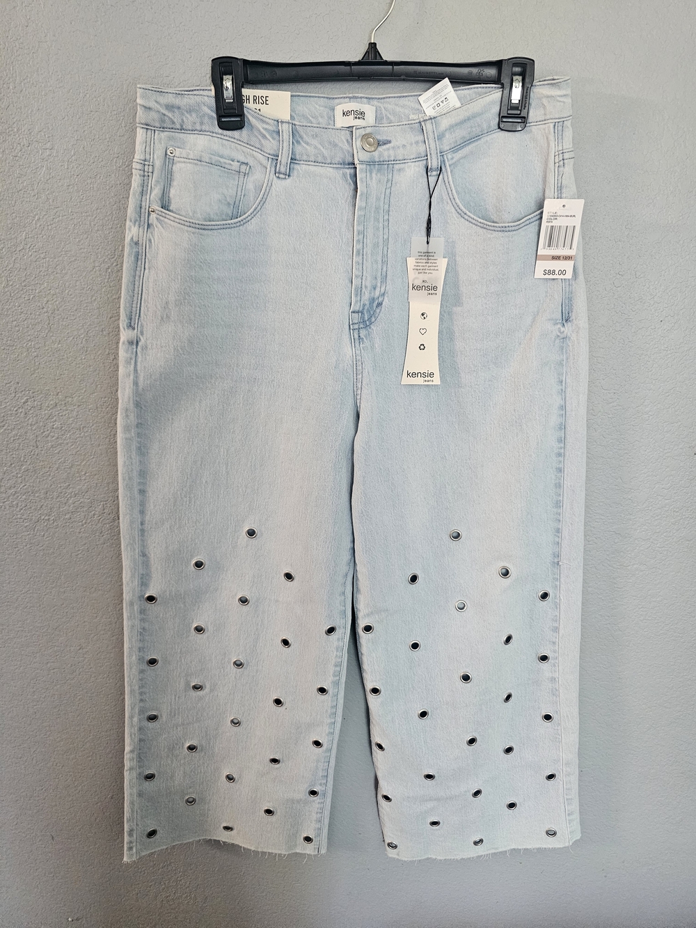 kensie Light Wash High-Rise Crop Jeans with Eyelet Studs